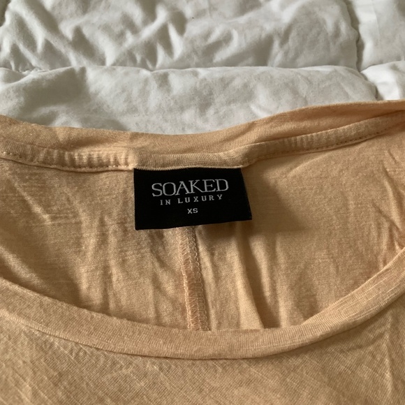 NWOT Never worn SOAKED top with ruching detail, Xs-Small - Picture 4 of 5